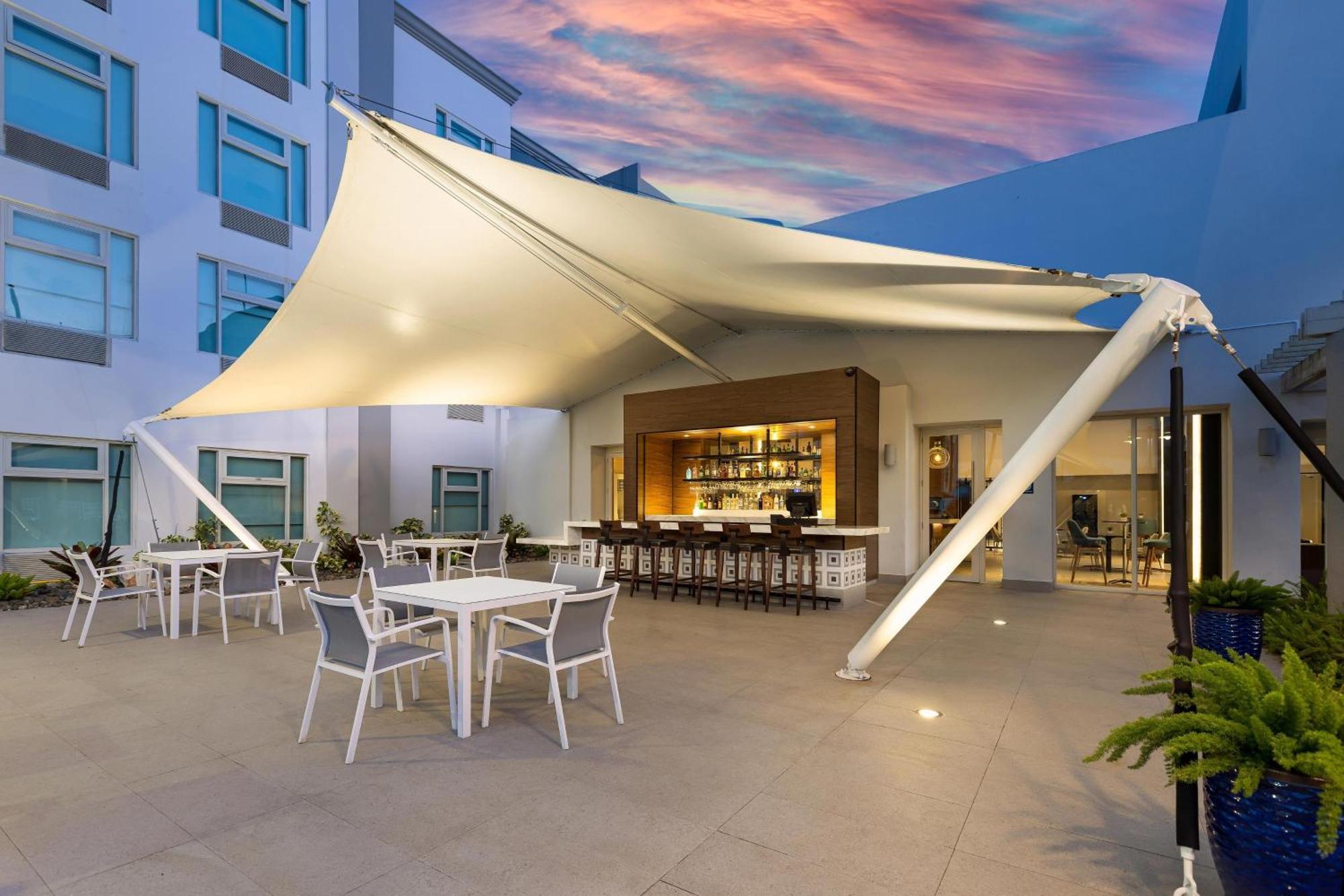 Four Points By Sheraton Caguas Real Екстериор снимка